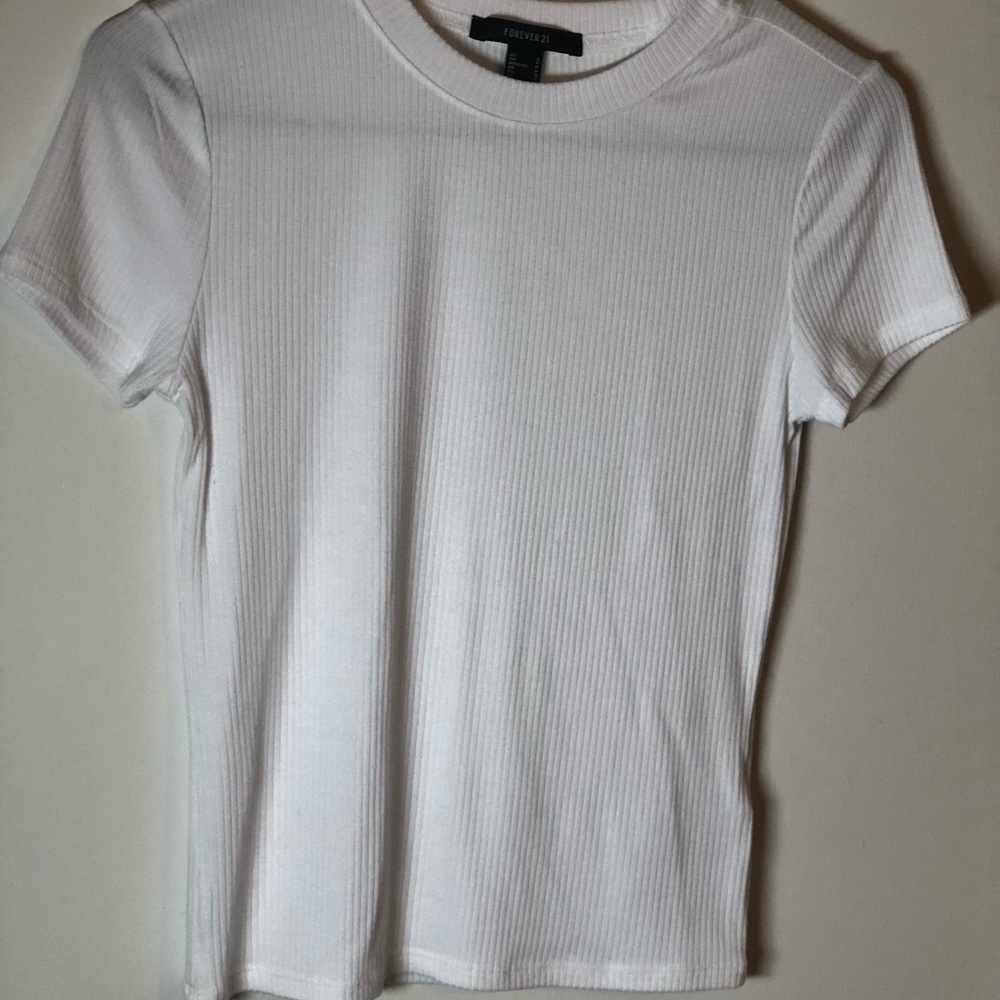 White tee